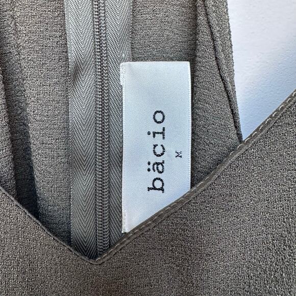 Bacio Olive Green Ruffle Romper - Size M - Picture 2 of 5